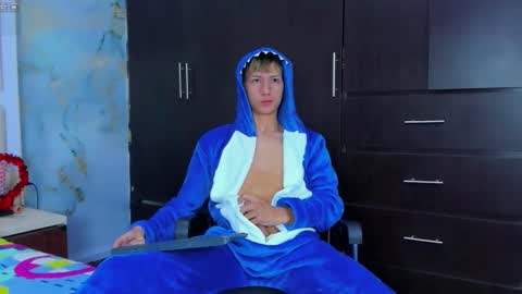 Snapshot of sammysex_ chatting on November 29, 7:00 am SAMMY online show from November 29, 7:00 am