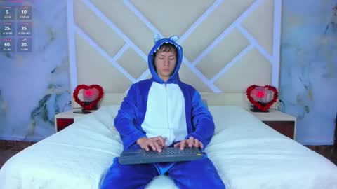 Snapshot of sammysex_ chatting on December 2, 12:10 pm SAMMY online show from December 2, 12:10 pm