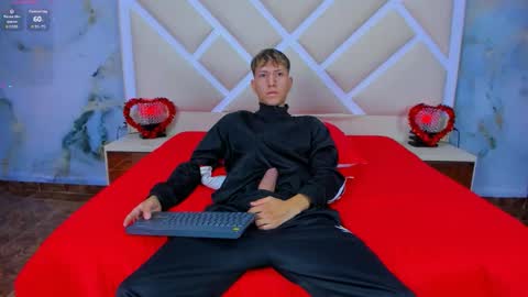 Snapshot of sammysex_ chatting on December 4, 6:34 am SAMMY online show from December 4, 6:34 am