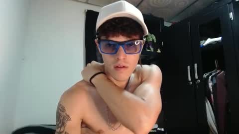 Snapshot of sammytop22 chatting on October 16, 7:59 pm sammy model independiente online show from October 16, 7:59 pm