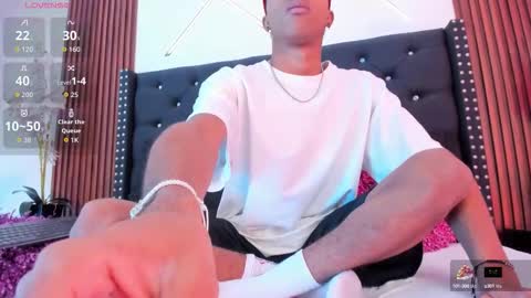 sammyyadams_ online show from October 9, 12:47 pm