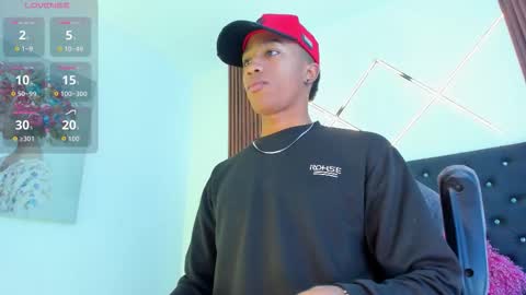 sammyyadams_ online show from October 14, 1:23 pm