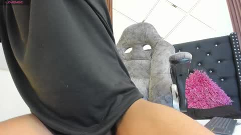 sammyyadams_ online show from October 16, 3:57 pm