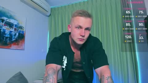 Snapshot of samuel_andrew chatting on December 15, 3:34 am Samuel online show from December 15, 3:34 am