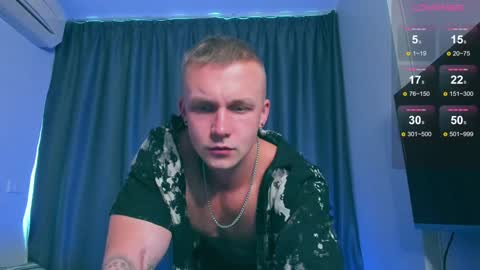 Snapshot of samuel_andrew chatting on January 15, 6:01 am Samuel online show from January 15, 6:01 am