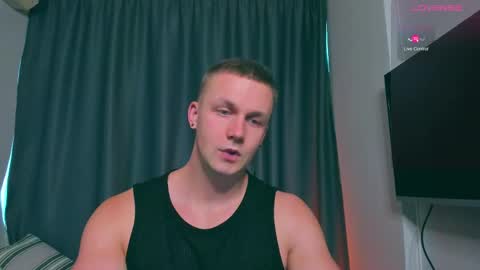 Snapshot of samuel_andrew chatting on February 18, 4:58 am Samuel online show from February 18, 4:58 am