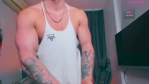 Snapshot of samuel_andrew chatting on February 21, 4:51 am Samuel online show from February 21, 4:51 am