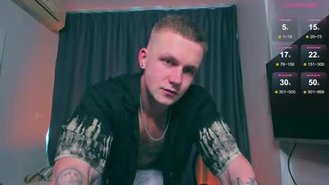 Snapshot of samuel_andrew chatting on February 22, 1:55 am Samuel online show from February 22, 1:55 am