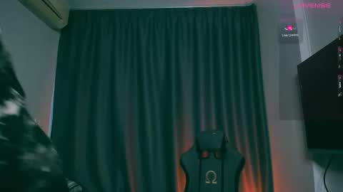 Snapshot of samuel_andrew chatting on March 2, 11:29 am Samuel online show from March 2, 11:29 am