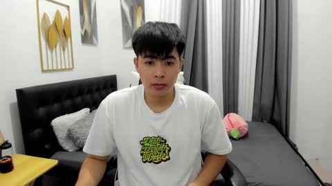 Sam online show from May 10, 2:55 pm