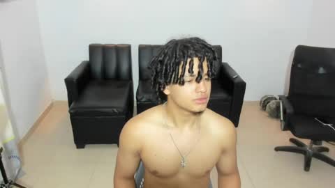 Snapshot of samxx_muscle chatting on May 17, 11:39 am samxx_muscle online show from May 17, 11:39 am