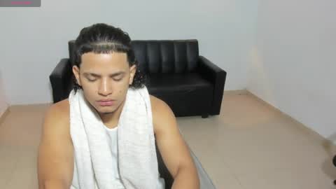 Snapshot of samxx_muscle chatting on June 3, 1:36 pm samxx_muscle online show from June 3, 1:36 pm