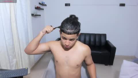 Snapshot of samxx_muscle chatting on June 10, 12:48 pm samxx_muscle online show from June 10, 12:48 pm