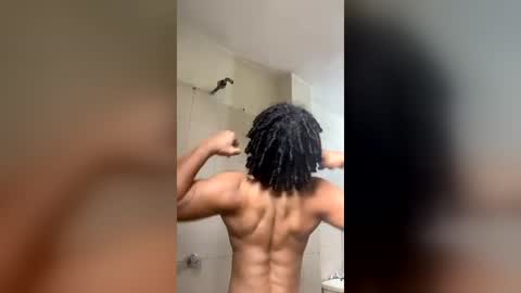 Snapshot of samxx_muscle chatting on August 2, 11:41 am samxx_muscle online show from August 2, 11:41 am