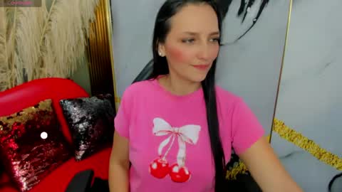 Snapshot of samy__milf chatting on May 24, 8:25 pm Sammy online show from May 24, 8:25 pm