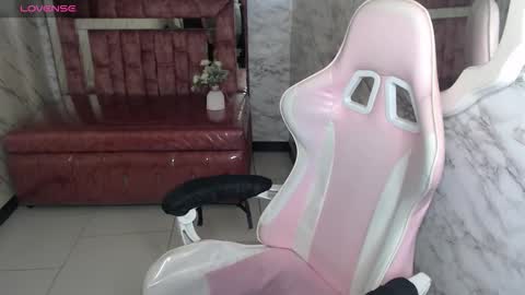 Snapshot of samy_collen_v chatting on March 1, 1:29 am Samy online show from March 1, 1:29 am