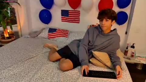 Snapshot of samy_twink chatting on July 5, 2:40 am Sammy online show from July 5, 2:40 am