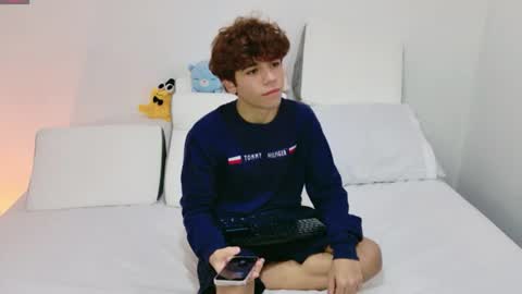 Snapshot of samy_twink chatting on July 18, 12:59 am Sammy online show from July 18, 12:59 am