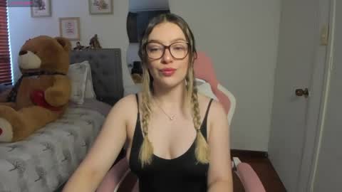 Samanta online show from April 14, 1:39 pm