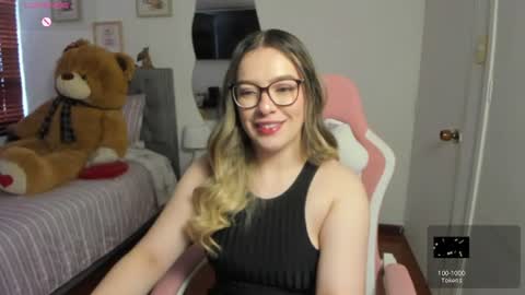 Snapshot of samysweet_8 chatting on July 1, 1:34 pm Samanta online show from July 1, 1:34 pm