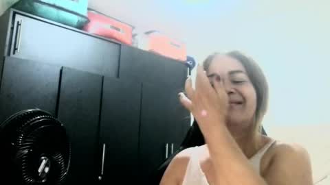Snapshot of sanddi_milff chatting on May 21, 3:13 am Sanddi online show from May 21, 3:13 am