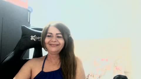 Snapshot of sanddi_milff chatting on May 22, 1:35 am Sanddi online show from May 22, 1:35 am
