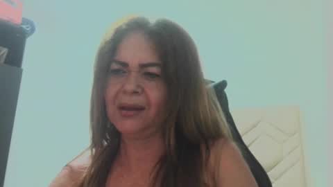 Snapshot of sanddi_milff chatting on May 28, 2:31 am Sanddi online show from May 28, 2:31 am