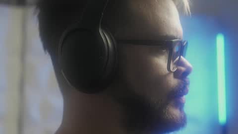 Sanders online show from March 4, 5:13 am