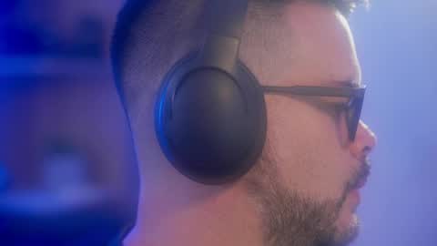 Sanders online show from April 11, 3:11 am