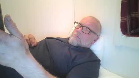 sandnesrune523 online show from February 17, 4:57 pm