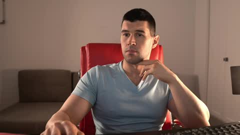 Snapshot of sandow_ chatting on May 6, 8:36 pm Sandow online show from May 6, 8:36 pm