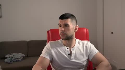 Snapshot of sandow_ chatting on May 12, 5:21 pm Sandow online show from May 12, 5:21 pm