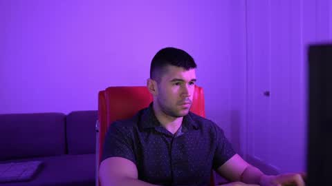 Snapshot of sandow_ chatting on May 18, 9:53 pm Sandow online show from May 18, 9:53 pm