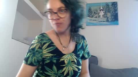 Snapshot of sandra10031989 chatting on March 27, 3:45 pm Sandra online show from March 27, 3:45 pm