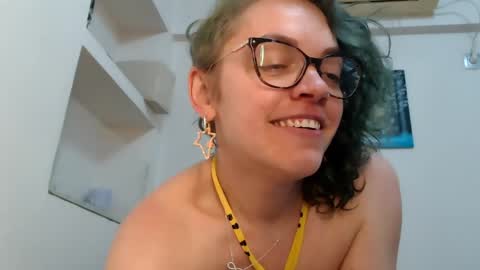 Snapshot of sandra10031989 chatting on April 14, 5:41 pm Sandra online show from April 14, 5:41 pm