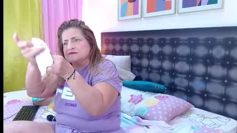 Snapshot of sandra_20_ chatting on June 10, 11:20 am SANDRA online show from June 10, 11:20 am