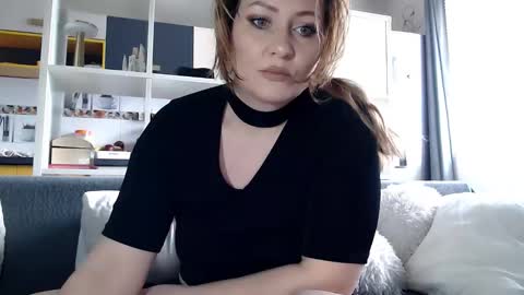 Snapshot of sandra______ chatting on March 16, 12:31 pm dont forghet to thumbs up if you like my show online show from March 16, 12:31 pm