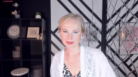 Sandra online show from February 8, 11:55 am