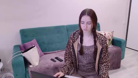 sandra prafer online show from January 18, 5:00 am