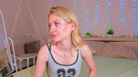Snapshot of sandraa_anderson chatting on June 8, 1:28 am sandraa_anderson online show from June 8, 1:28 am