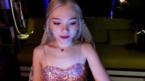 Snapshot of sandraboyl chatting on January 19, 1:43 am Sandy online show from January 19, 1:43 am