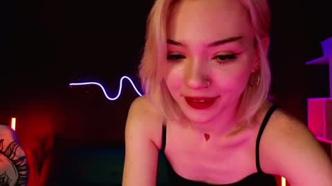 Snapshot of sandraboyl chatting on February 2, 4:05 am Sandy online show from February 2, 4:05 am