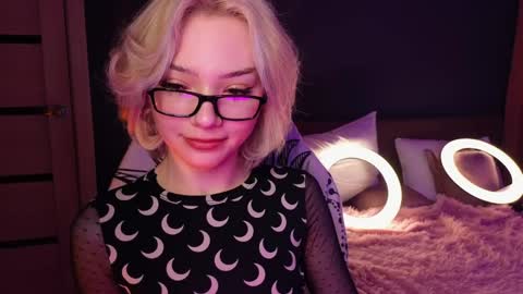 Snapshot of sandraboyl chatting on February 6, 1:16 am Sandy online show from February 6, 1:16 am