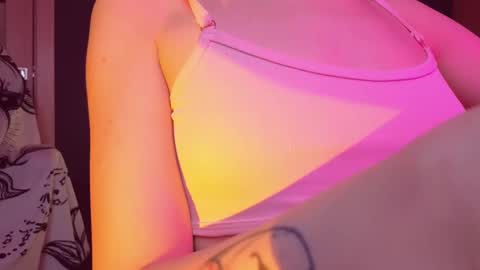 Snapshot of sandraboyl chatting on February 11, 1:10 am Sandy online show from February 11, 1:10 am