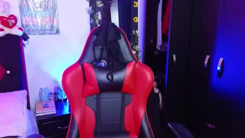 sandraossa online show from February 7, 8:56 pm