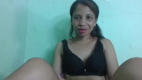sandrinah788632 online show from May 3, 5:46 am