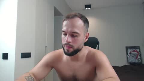 Snapshot of sandro_best chatting on May 22, 9:37 am DeAlex online show from May 22, 9:37 am