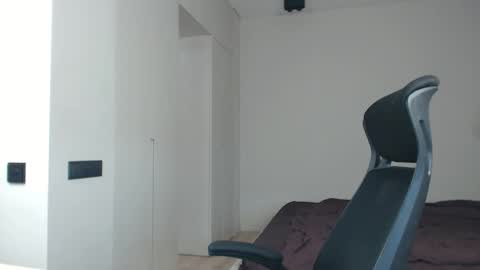 Snapshot of sandro_best chatting on May 24, 9:36 am DeAlex online show from May 24, 9:36 am