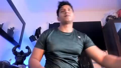 Snapshot of sandrolatino chatting on July 2, 4:07 am sandrolatino online show from July 2, 4:07 am