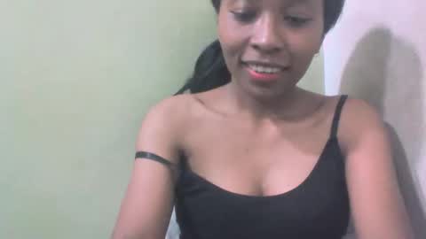 Snapshot of sandy735579 chatting on April 19, 8:57 am sandy735579 online show from April 19, 8:57 am